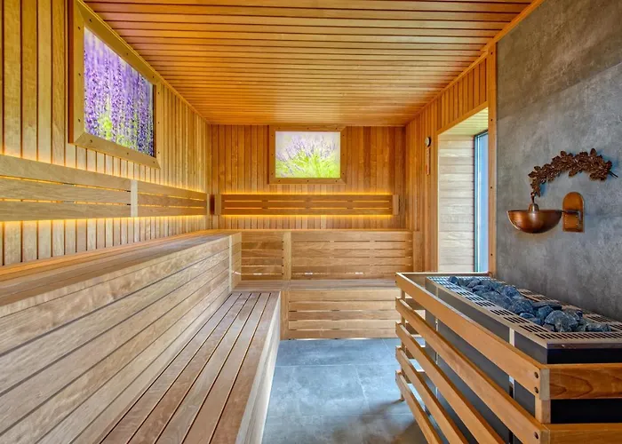 Къмпинг Terme Di Hissar Village *